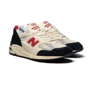 New Balance Made in USA 990v2 Mens Sneakers